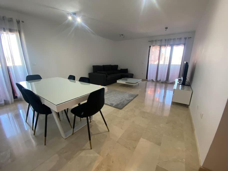 Central Estepona 3 Bed Apt With Pool And Parking Экстерьер фото