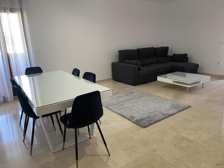 Central Estepona 3 Bed Apt With Pool And Parking Экстерьер фото