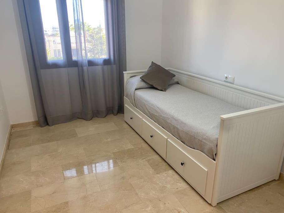 Central Estepona 3 Bed Apt With Pool And Parking Экстерьер фото