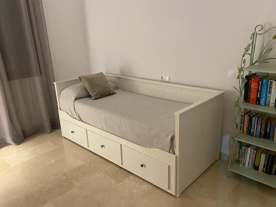 Central Estepona 3 Bed Apt With Pool And Parking Экстерьер фото